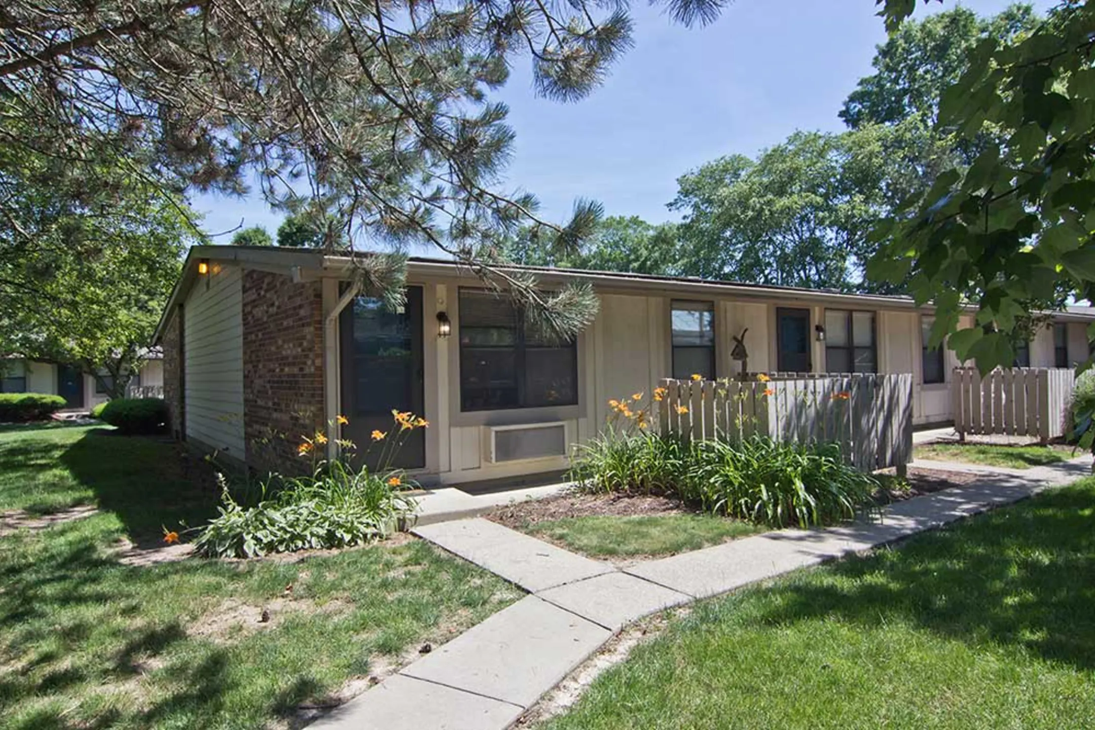 Ten56 Apartments in Wooster, Ohio